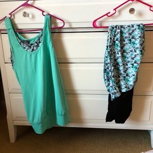 Maternity athletic outfit